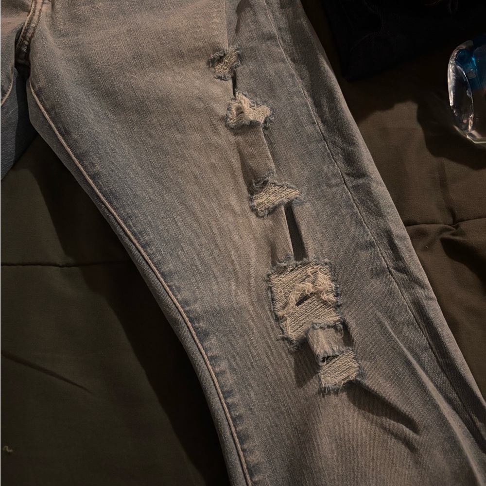 Distressed Levi’s - Picture 7 of 7